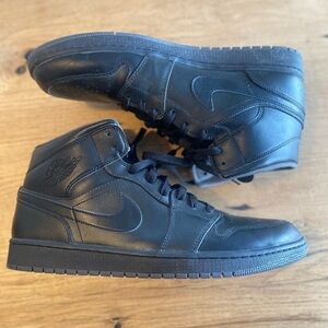 Nike Air Jordan Black Leather‎ Men’s Sneakers 13 Preowned